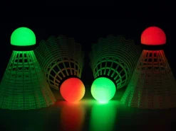 Avento 4 LED Federbälle< Badminton & Tennis