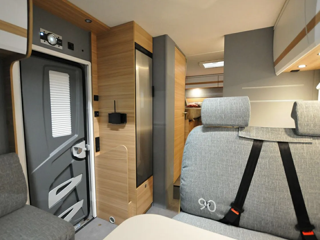Dethleffs Wohnmobile^Just T7052 EB 2023 Wohnmobil