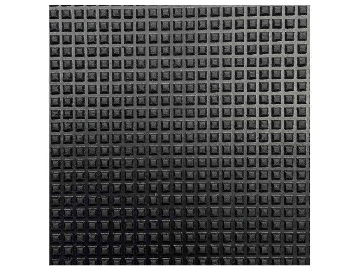Markenlos Gummimatte mit Pyramidenmuster - 200 x 150 cm< Wohnmobil Innenverkleidung