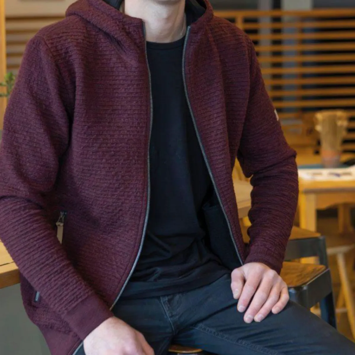 Ivanhoe Morel Hood rotes Herrenweste< Fleecejacken & Pullover