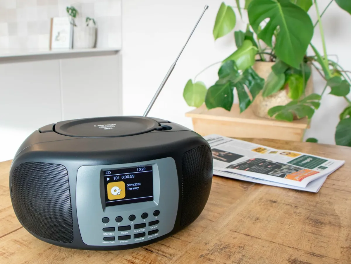 Lenco SCD-860BK Tragbares DAB+/FM Radio< Radios